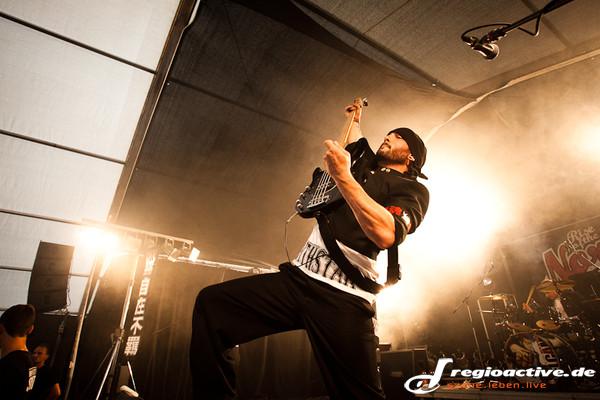 Volles Zelt - Fotos: Rise of the Northstar live beim Mini-Rock-Festival 2015 in Horb am Neckar 