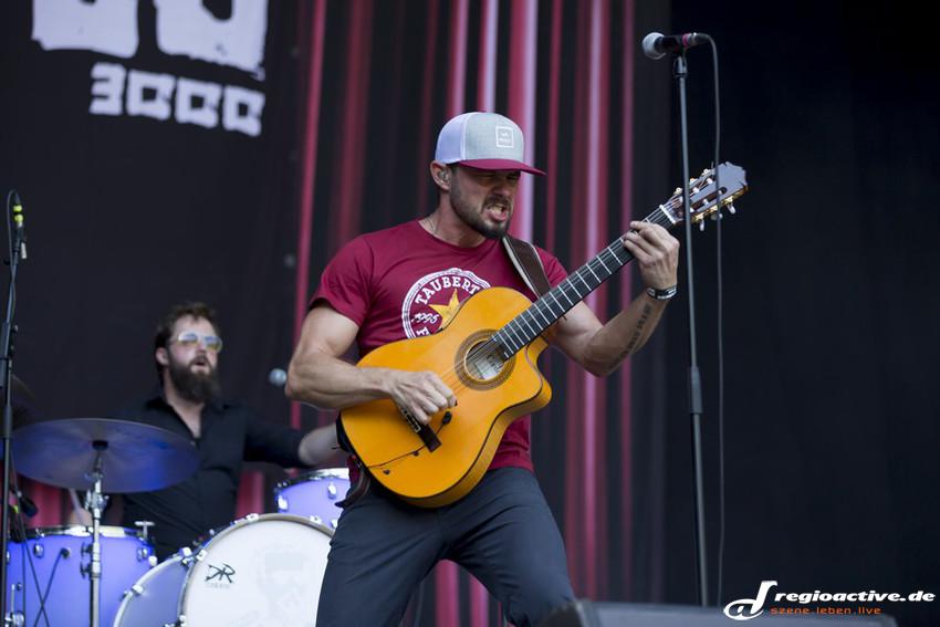 Django3000 (live beim Taubertal Festival 2015)