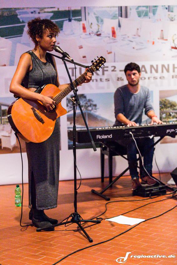 Hannah Jaha (live auf der Seebühnenregatta in Mannheim, 2015)