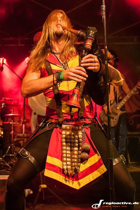 Feuerschwanz (live beim Rock im Hinterland 2015)